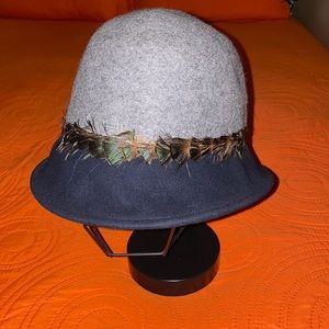 Women’s Grace Pure Wool hat with feather embellishments